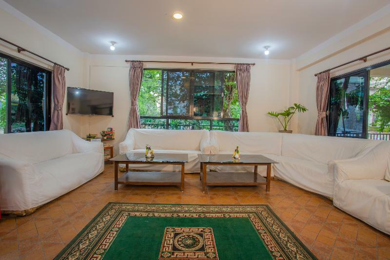 โอโย 11468 กาฏมัณฑุ เอมบาสซี โฮเต็ล Hotel กาฐมาณฑุ ภายนอก รูปภาพ